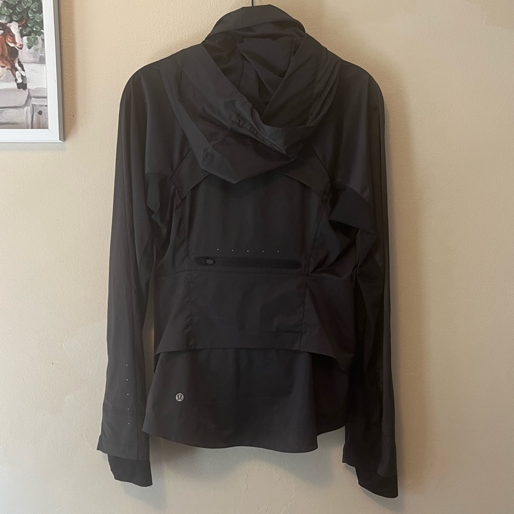 Lululemon Goal Smasher Jacket size 6 like new